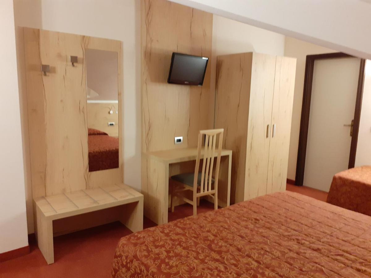 Hotel Des Alpes Castione della Presolana Kültér fotó