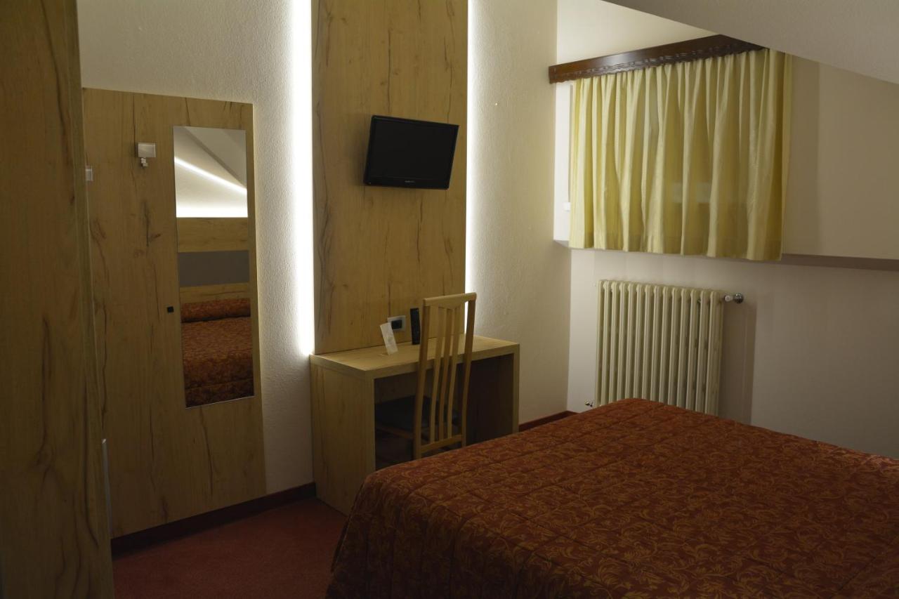 Hotel Des Alpes Castione della Presolana Kültér fotó