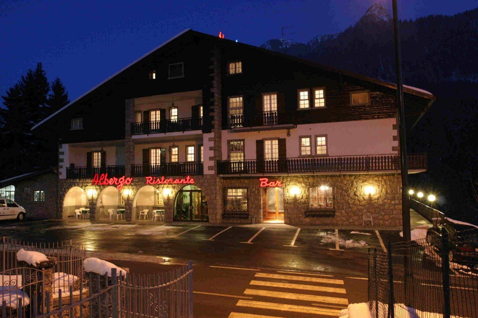 Hotel Des Alpes Castione della Presolana Kültér fotó