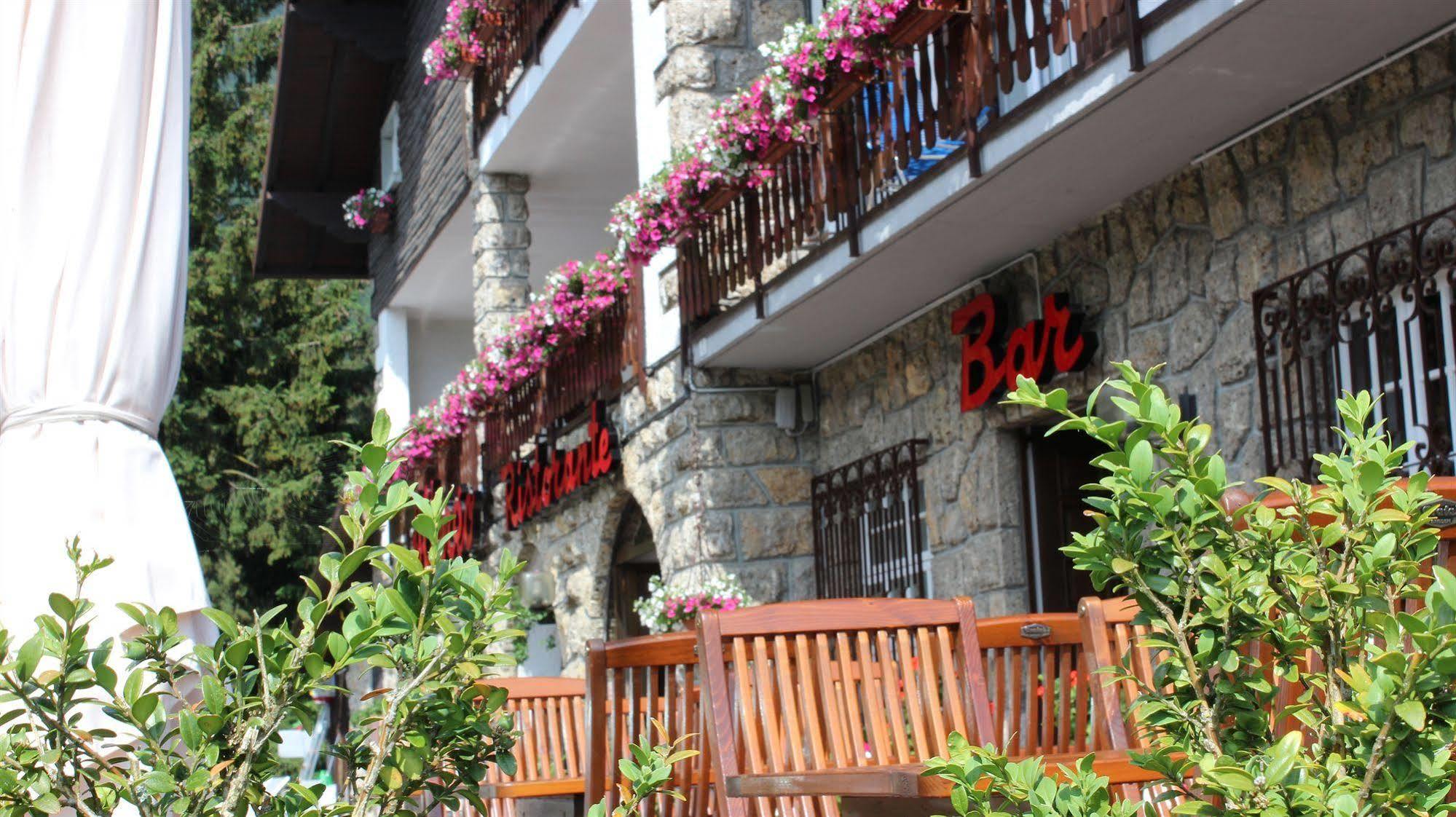 Hotel Des Alpes Castione della Presolana Kültér fotó